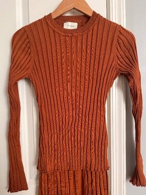 Long sleeve knit top & skirt set